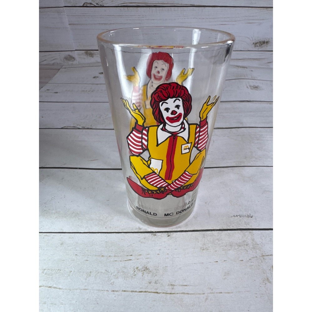 1977‎ Ronald McDonald Collector Glass McDonald's Drinking Glass Vintage (B)